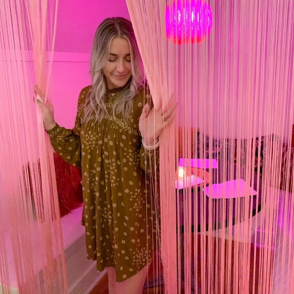 COPY - 💕 MEET YOUR POSHER 💕 - Picture 8 of 13